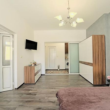 Cozy 2-Bedroom Flat In The Very Center Of Sofia Exteriör bild