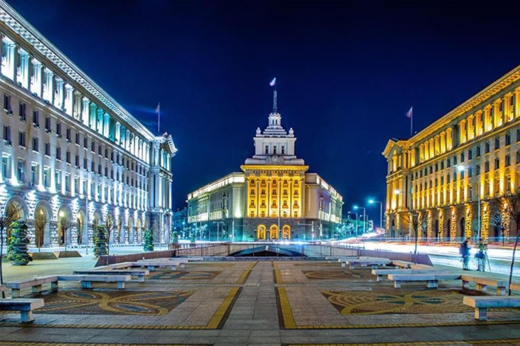 Cozy 2-Bedroom Flat In The Very Center Of Sofia Exteriör bild